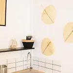 La Au Petit Bonheur *