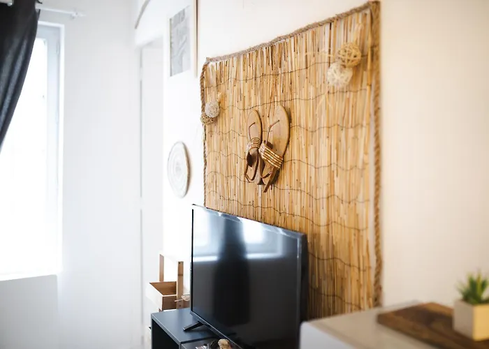 La Au Petit Bonheur Онфлер